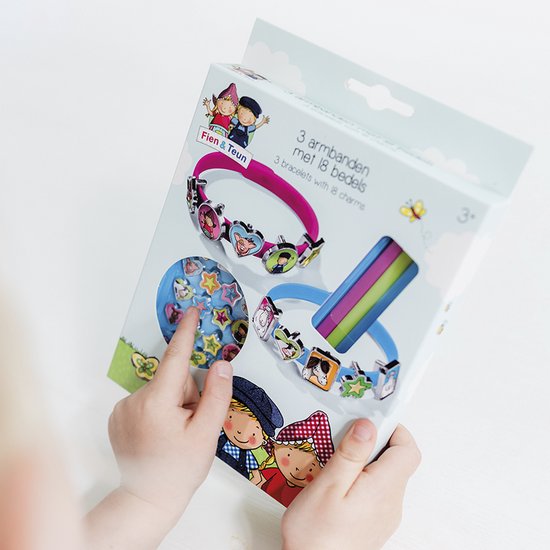 Fien & Teun Armbandenset – 3 armbanden met 18 vrolijke bedels!